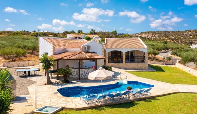 Villa Thea - Three Bedroom Villa, Sleeps 6