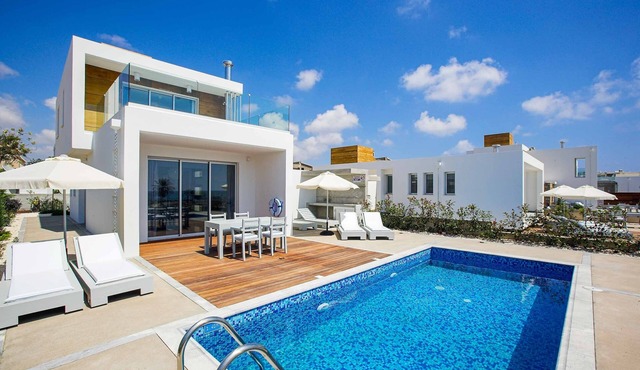 Villa Turquoise - Two Bedroom Villa, Sleeps 4