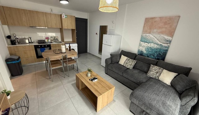 Wake up by the Sea Apt 2 just 50m from the beach in Pernera in Paralimni