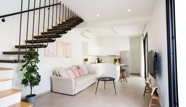 WealthyStays 2BR Retreat | 5Min Walk to Beach