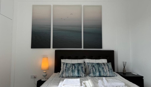 White 1-bdr apartment Agyos Tychonas