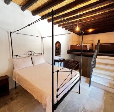 Zoe Suites