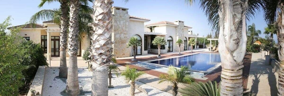 Mazotos Villa | Luxurious , Exclusive Private House Near the Beach