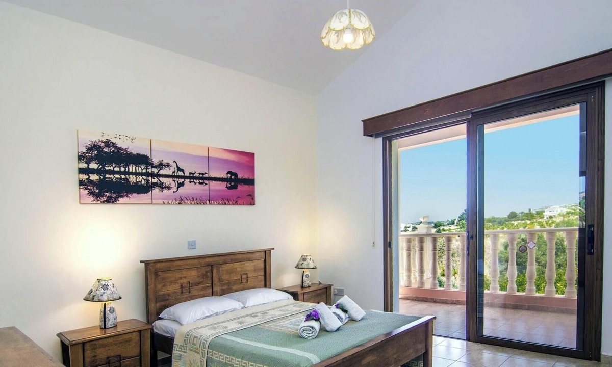 Pegeia Villa | Family Villa Short Walk To Coral Bay Strip 5 Min and Pub, Shops etc
