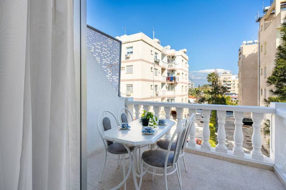 Skala Apartment | Groovy 1-Bedroom Apartment in Larnaca