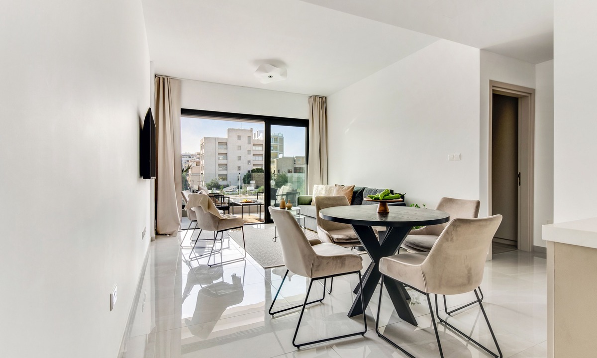 Neapolis Apartment | Sanders Premier - Cozy 2 bdr apt With Balcony