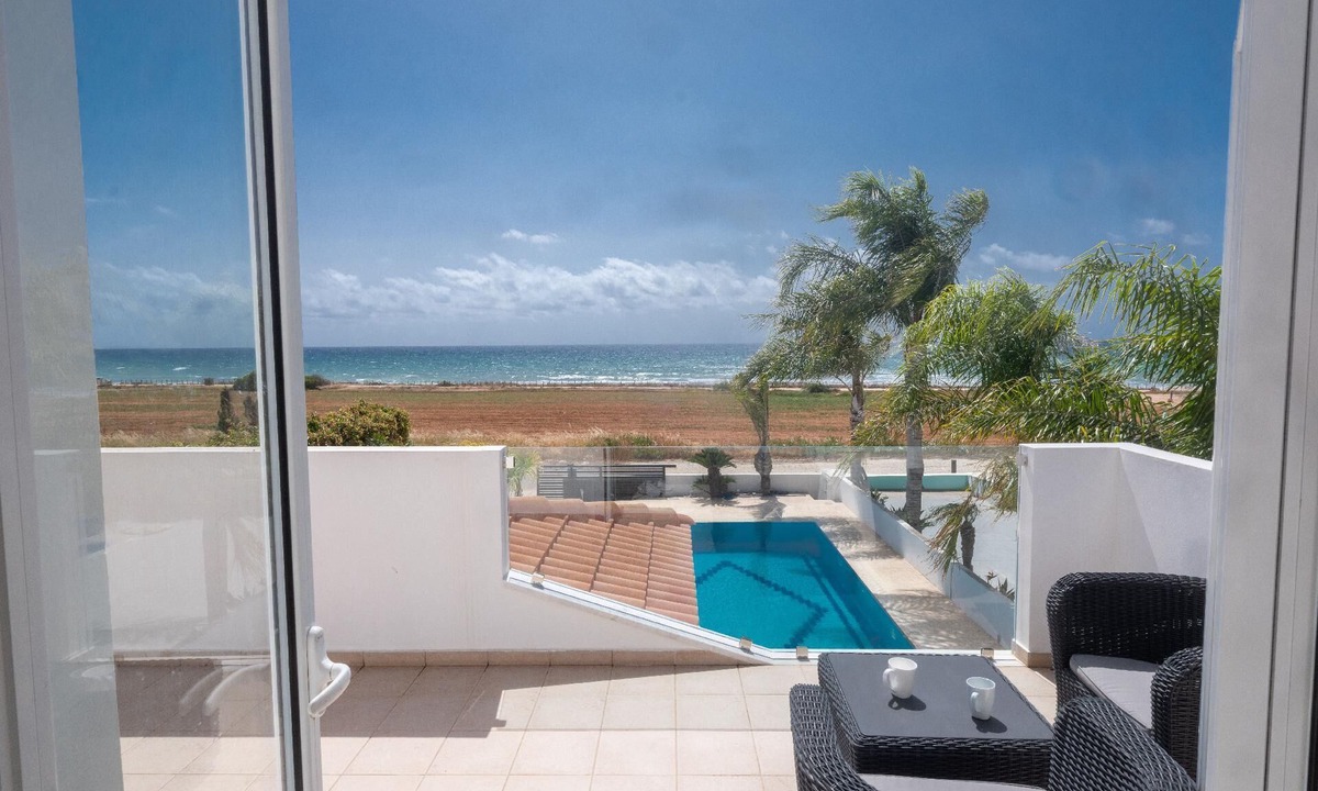 Ayia Thekla House | holiday home "Sunrise 11 sea front"