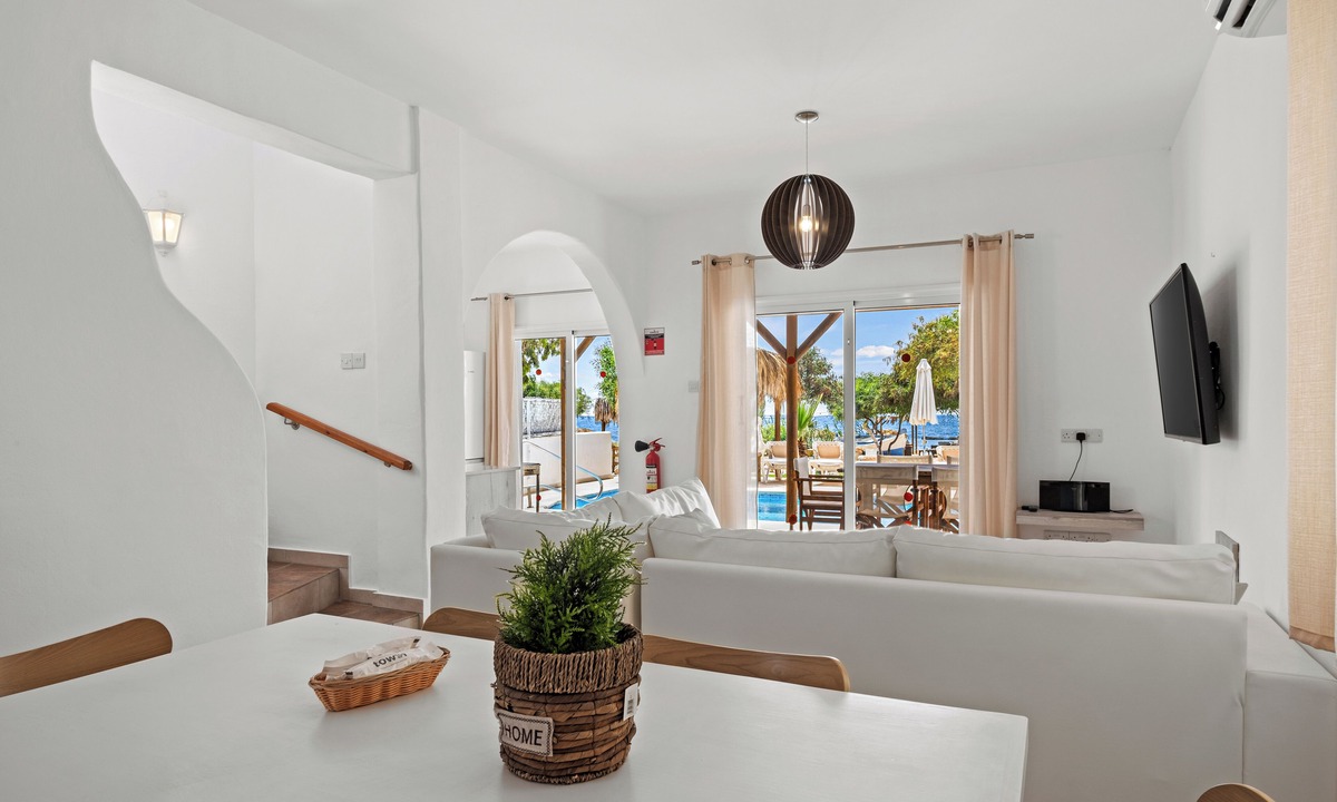 Ayia Thekla Hotel | Thalassines Beach Villas