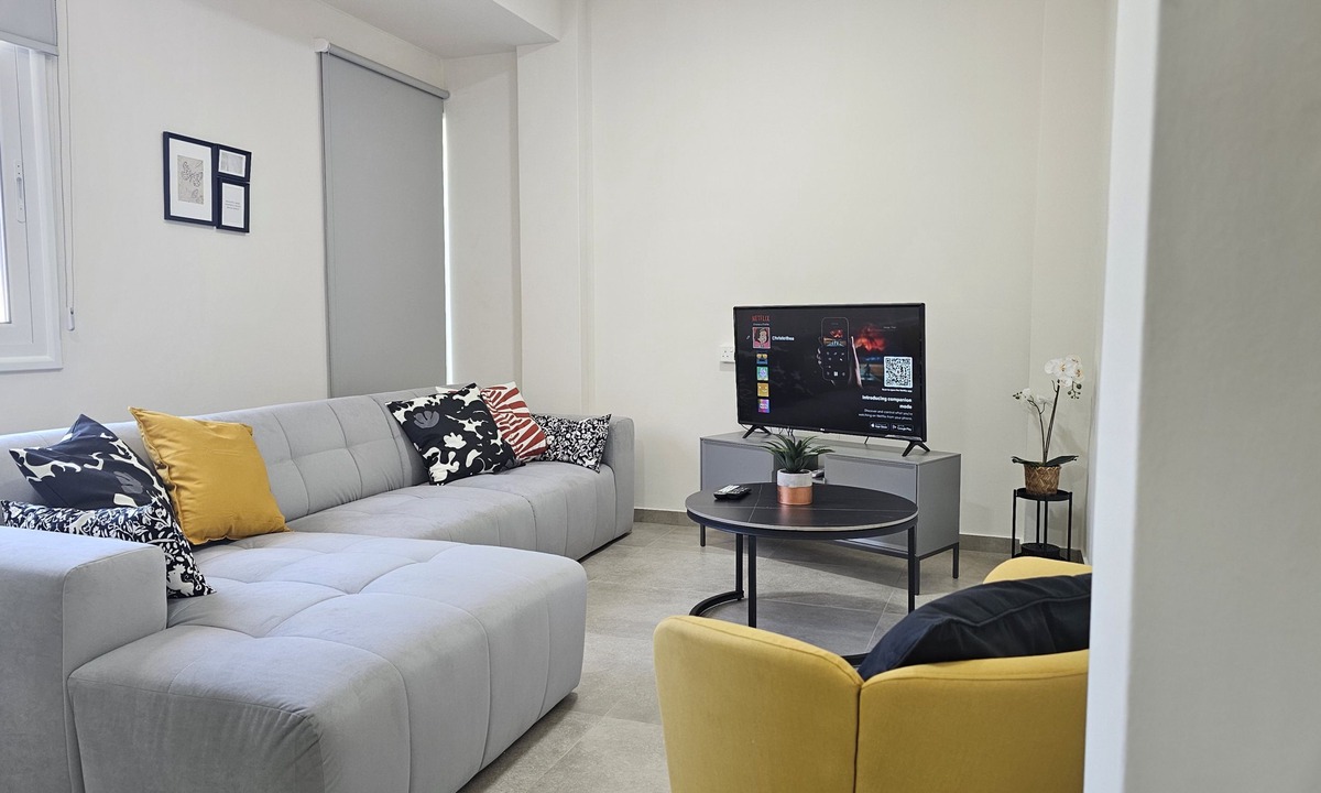 Agios Athanasios House | 148 Lim- Stay Synergy House