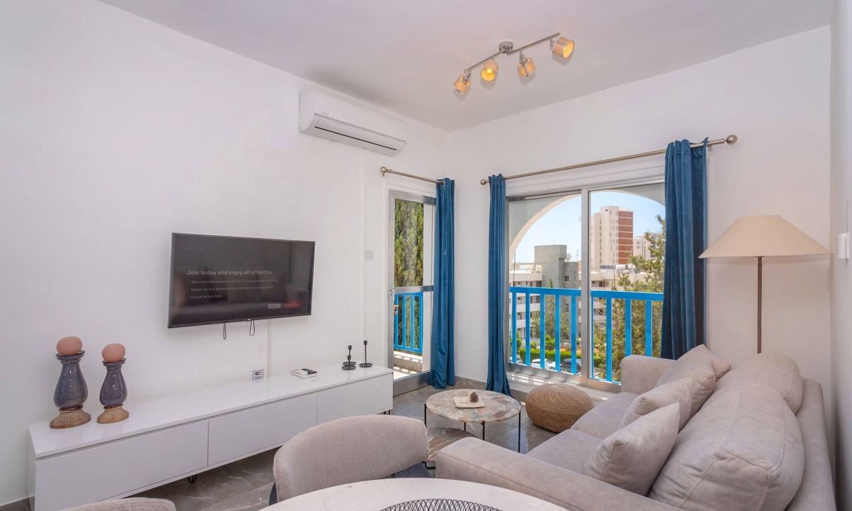 Agios Tychon Apartment | White Arches Sea View Apt No 2