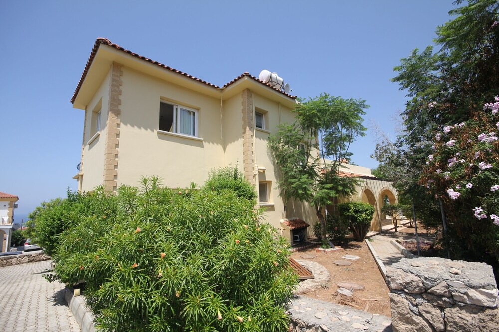 Karsiyaka Villa | Villa Murphy with private pool
