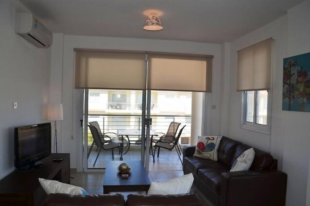 Pernera Apartment | Protaras Poppy Suite