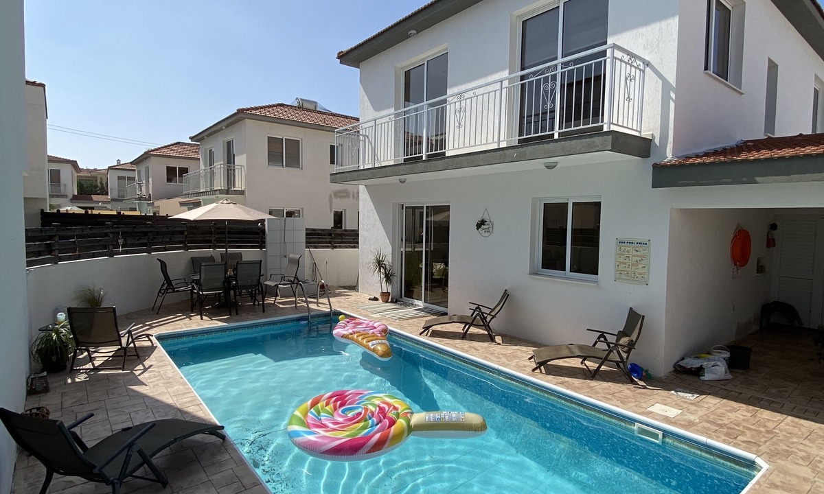Alethriko Villa | 4 bed detached villa with private pool