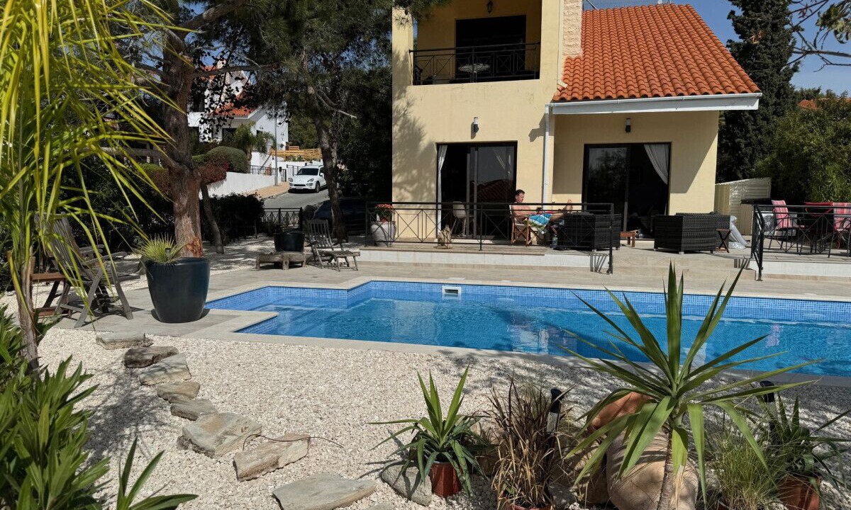 Pissouri Villa | Escape to The Retreat -3 bed Villa, private fenced pool