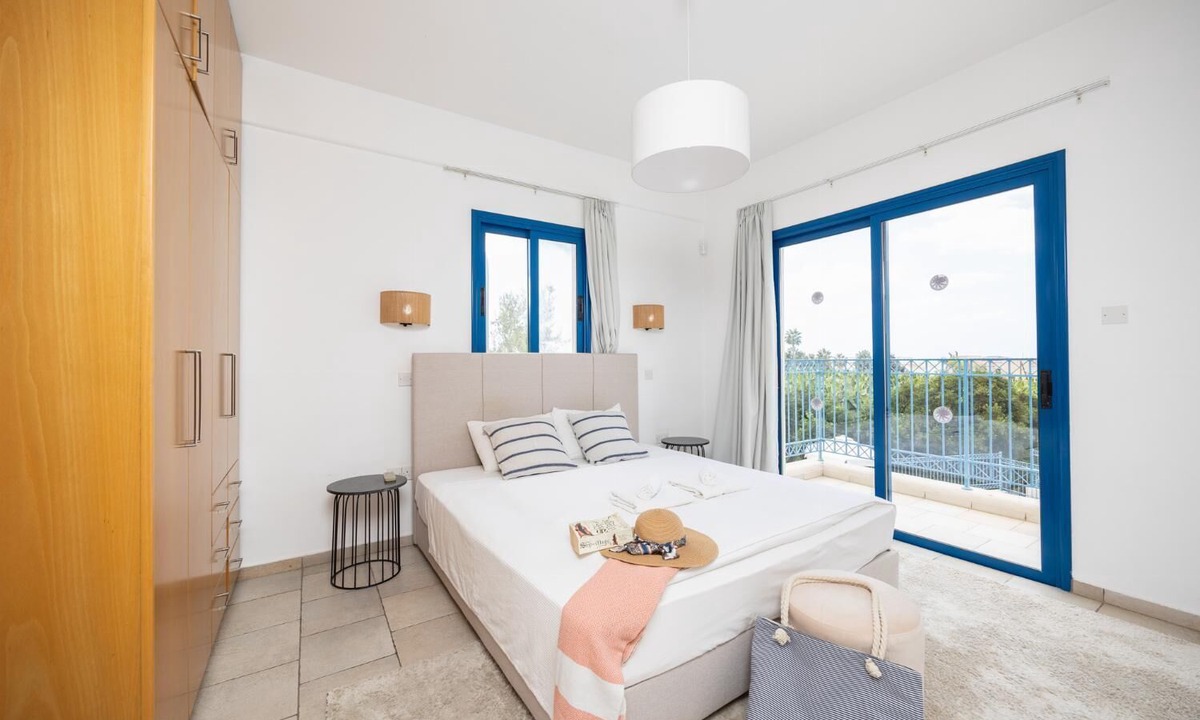 Agios Georgios Pegeias Apartment | Azzurro Luxury Holiday Villas
