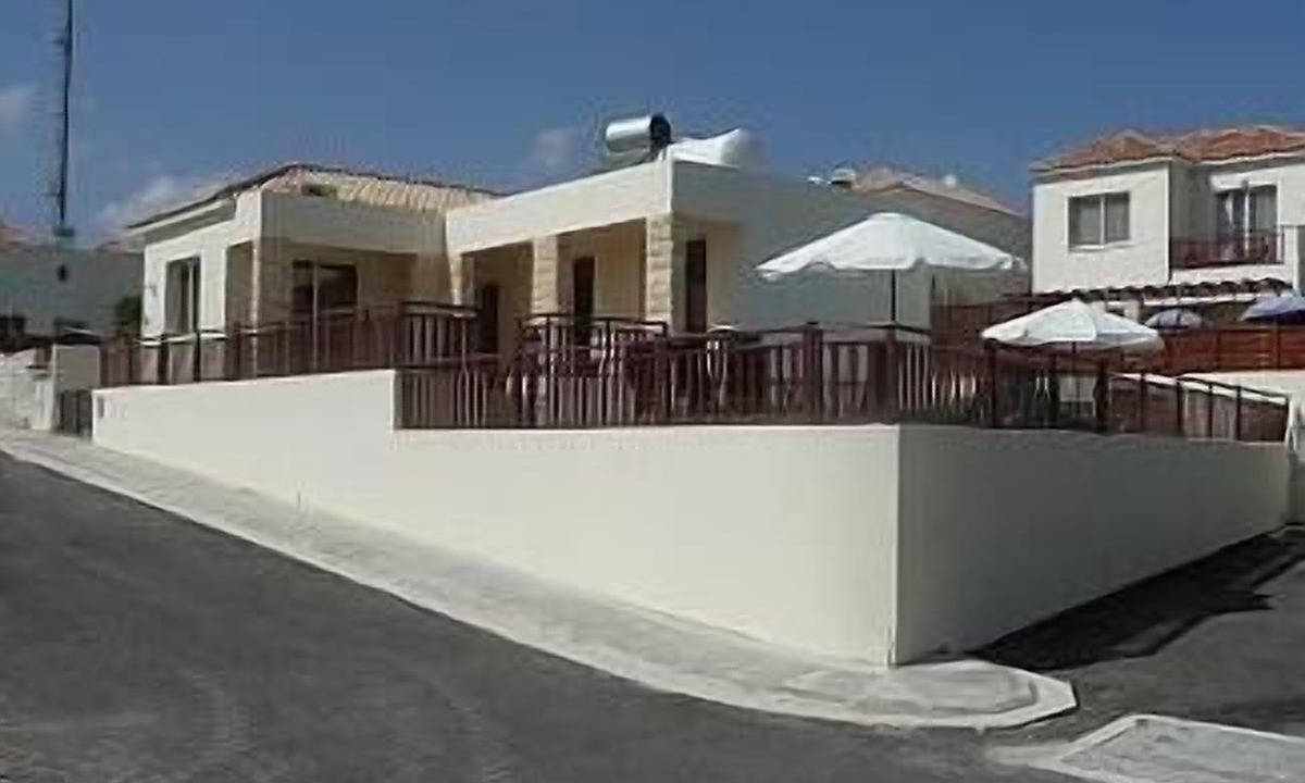 Peyia Town Villa | Villa with own Private Pool, child friendly, Fully Air/Con throughout, fast WIFI & UKTV