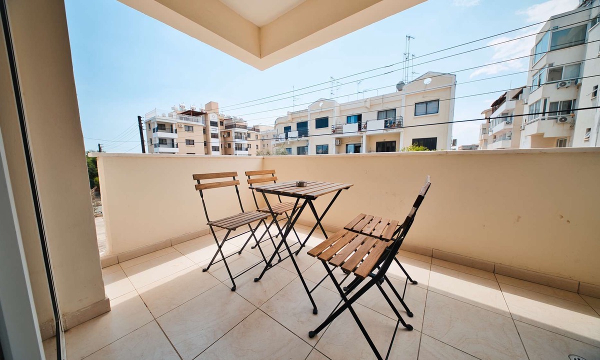 Skala Apartment | Sunny 2BR Getaway Steps from the Beach + Wi-Fi - Sunny 2BR Getaway Steps from the Beach + Wi-Fi