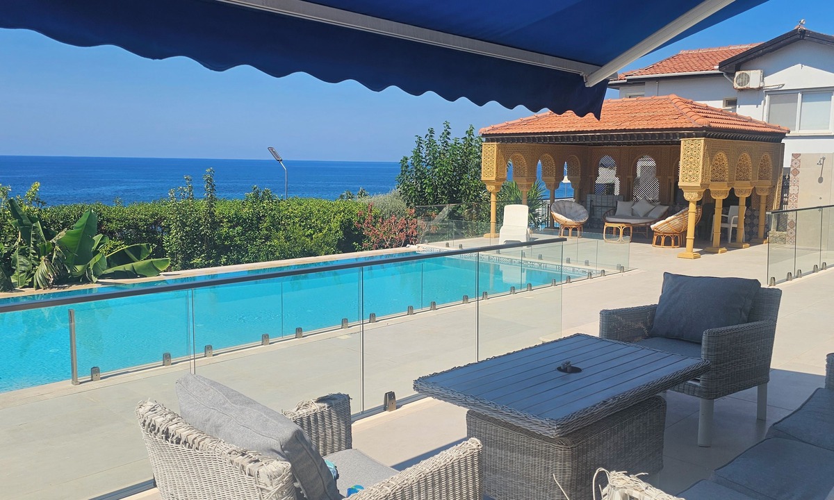 Kyrenia District Villa | Waterfront Luxury Villa