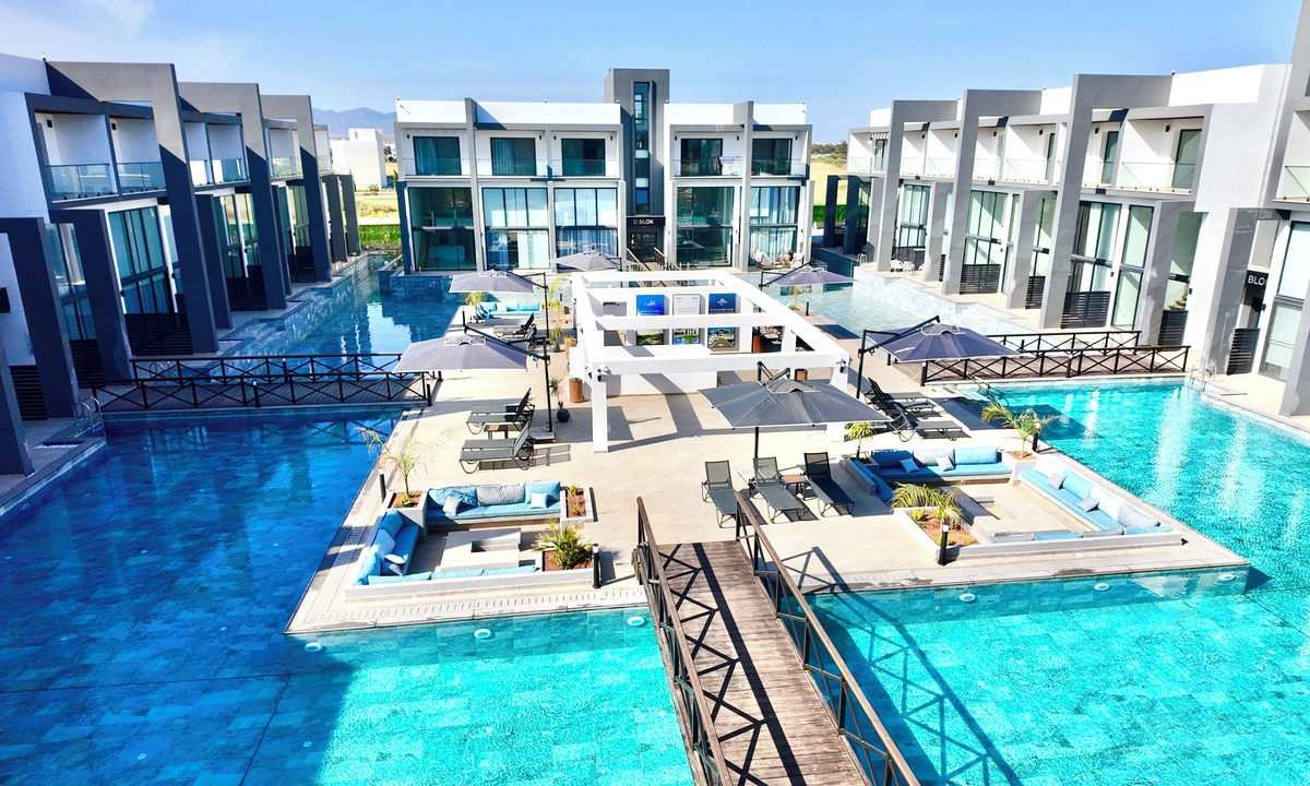 Trikomo House | La Joya