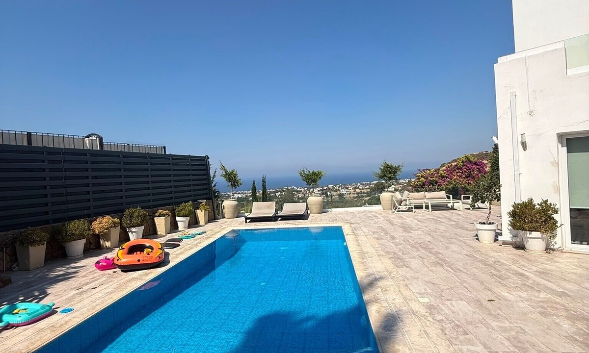 Karavas Apartment | 4 bedroom ultra luxury, pool, bar, gym, cinema
