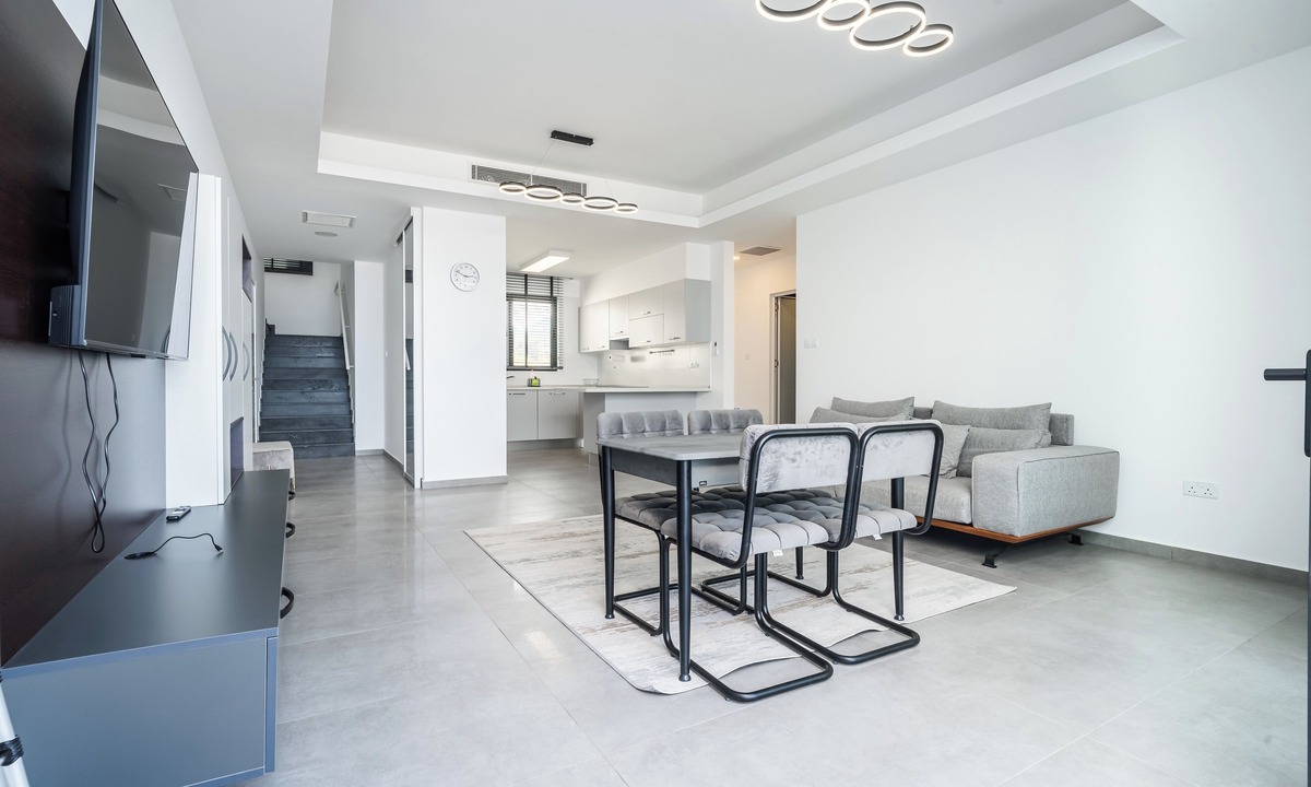 Esentepe Apartment | Spectacular Modern Apartment with Front-line Sea Views and Roof Terrace