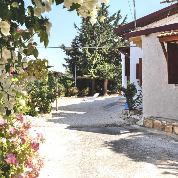 Miliou House | Hidden Valley - Charming 2BR House in Miliou