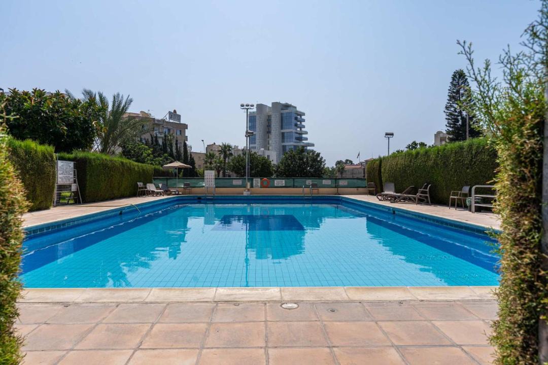 Agios Tychon Apartment | Cozy 1BR Sea View & Pool in Agios Tychonas