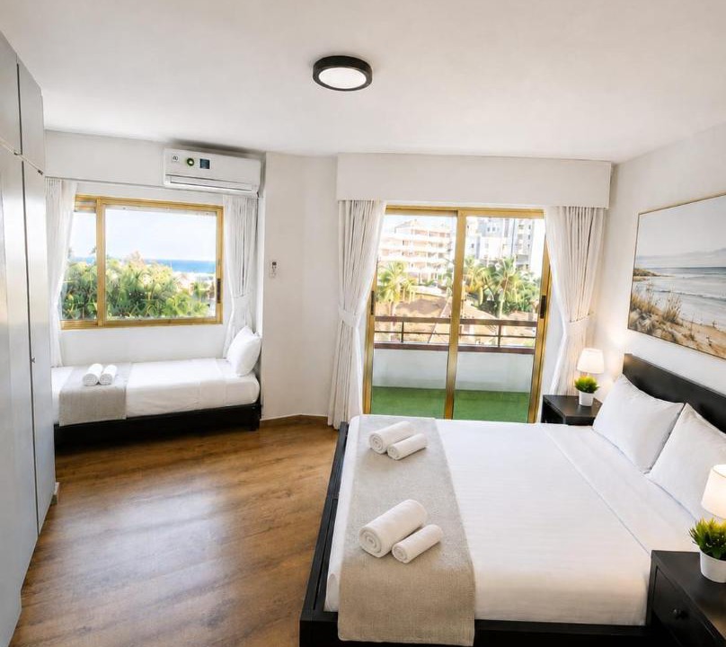 Larnaca City Centre Apartment | Finikoudes Marina Beachfront Grand Apartment