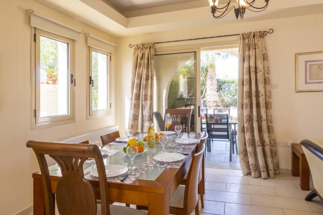 Agios Georgios Pegeias Villa | Villa Isychia by Villa Plus