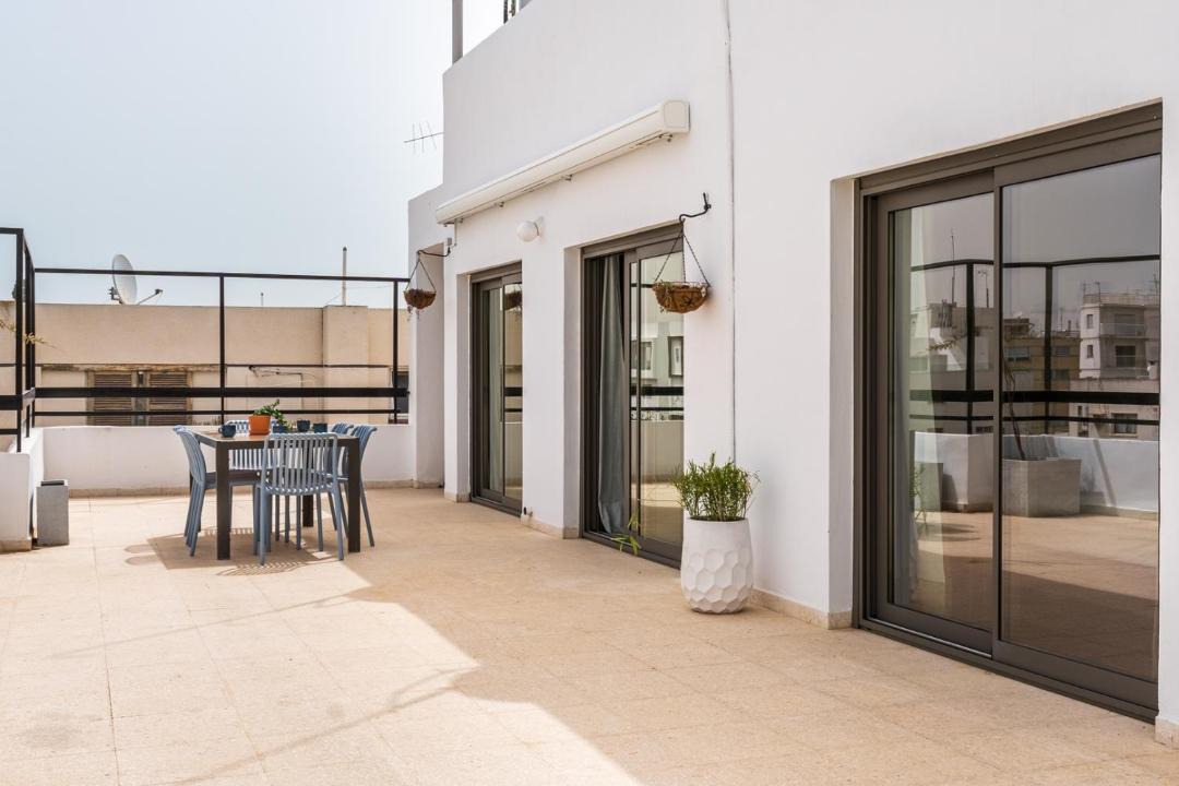 Egkomi Apartment | Elegant 2BR Top Floor Apt w/Parking