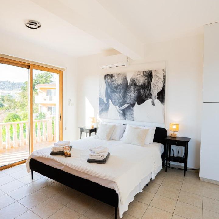 Peyia Town Villa | Casa Alba Modern Boho Villa with private Pool near to Sea, Paphos