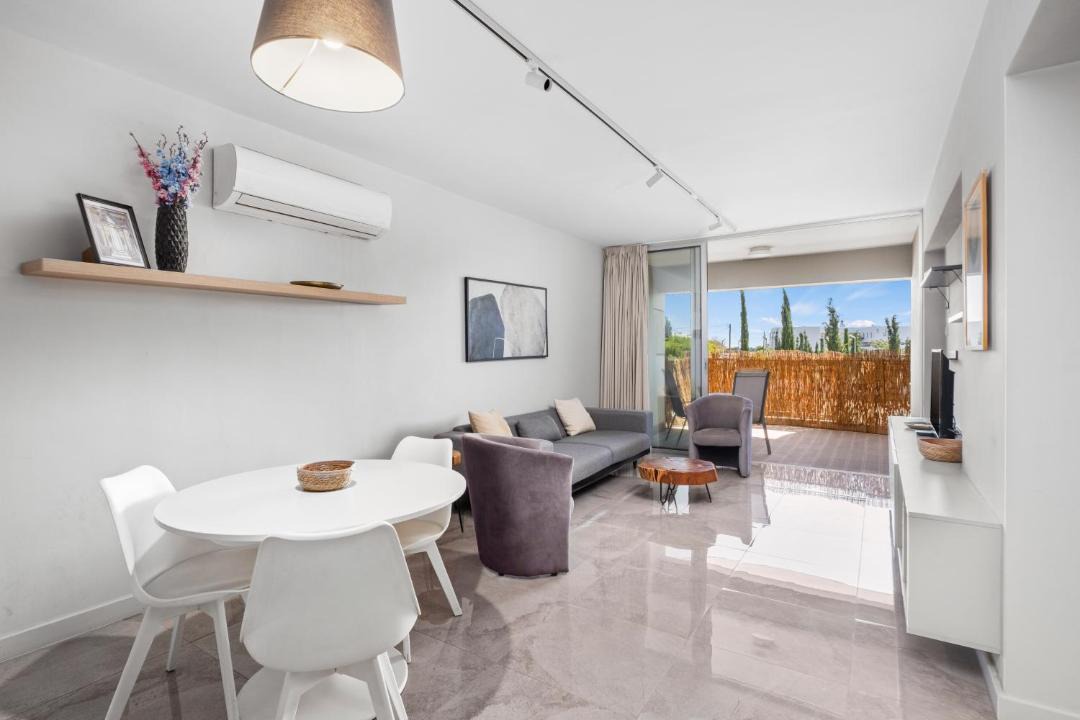 Meneou Apartment | Latitudes 1 Bedroom Apartment