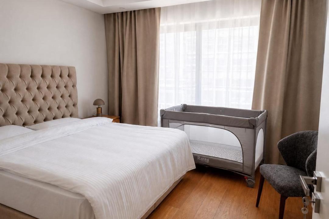 Neapolis Apartment | PEARL Premium 2-BR Suite - 150m Beach & Free Parking