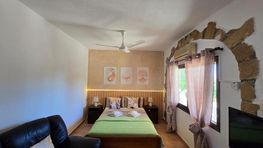 Tala Apartment | Secluded Garden Studio
