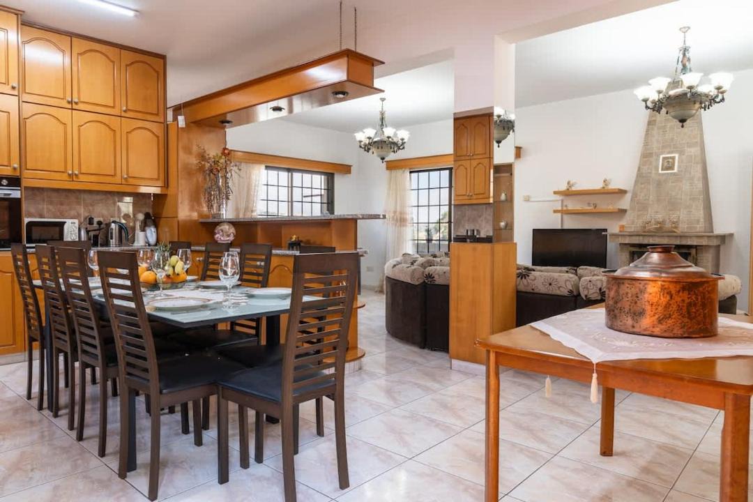 Mesa Chorio Villa | Epanora Villa