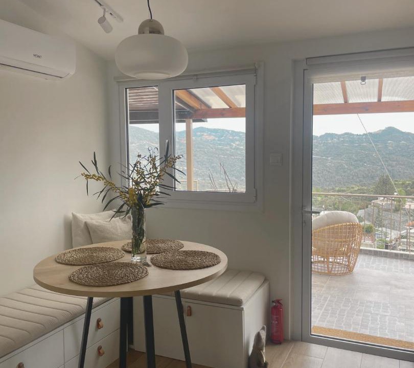 Politiko House | House of Light, Mountain Retreat