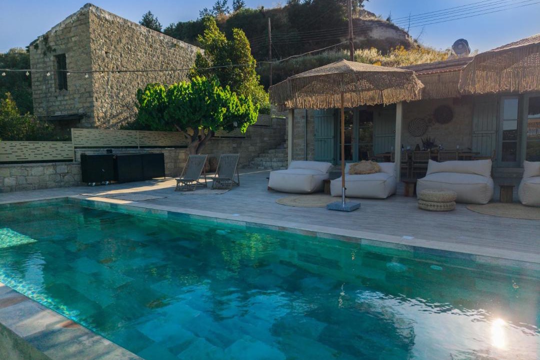 Dora House | THE COTTAGE - Modern Tradition - Luxury 2-Bedroom Boho Retreat with Private Infinity Pool