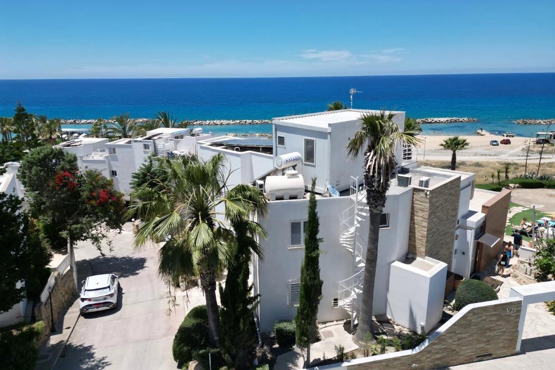 Chlorakas House | Sea front Villa Kristina