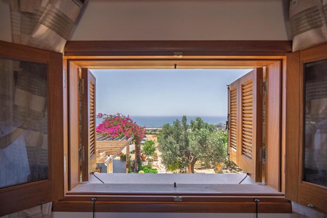Agios Theodoros Ski Chalet | Margarita's Garden SeaView House in Ayios Theodoros Larnaca