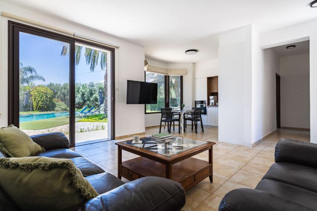 Kiti Villa | Peaceful 6BR Villa with Private Pool and Garden
