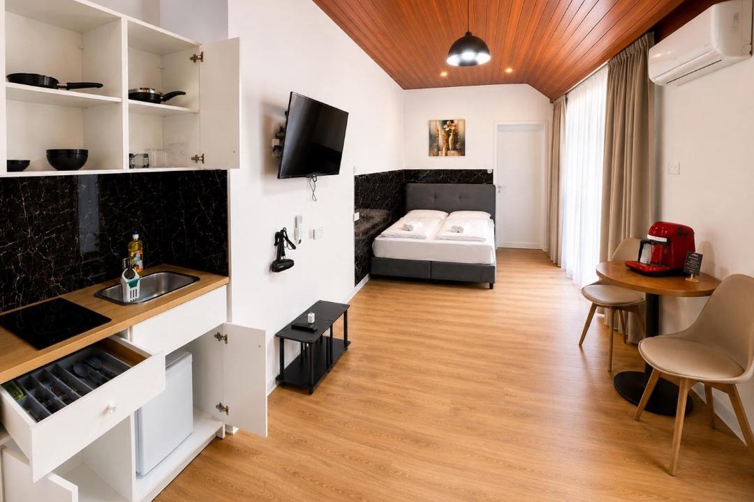 Limassol Apartment | Modern Studio N1 private Kitchenette and Bathroom