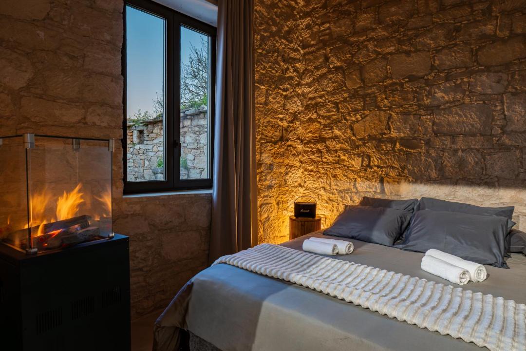 Choulou Apartment | Philoxenia Stone Suites