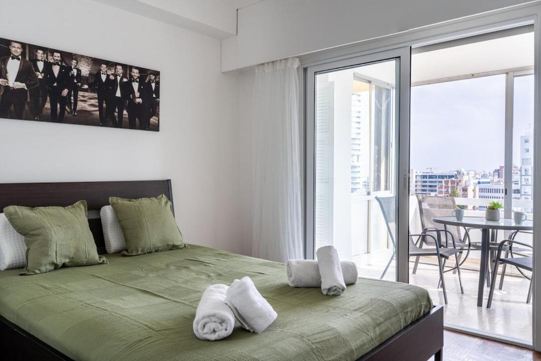 City Centre Apartment | Bastia - Skyline 1-BR Apt & Balcony in Nicosia
