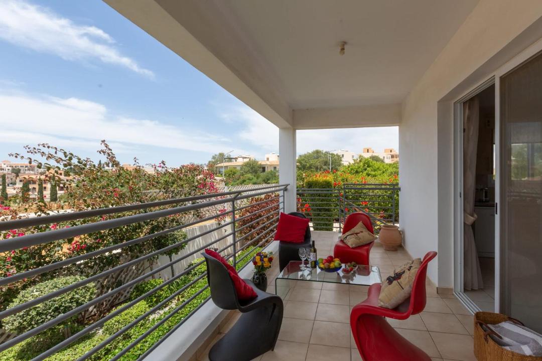 Chlorakas Apartment | Spacious sea view apartment