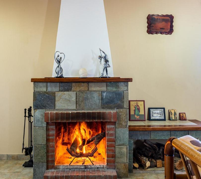 Vasa Koilaniou Ski Chalet | Mountain Retreat