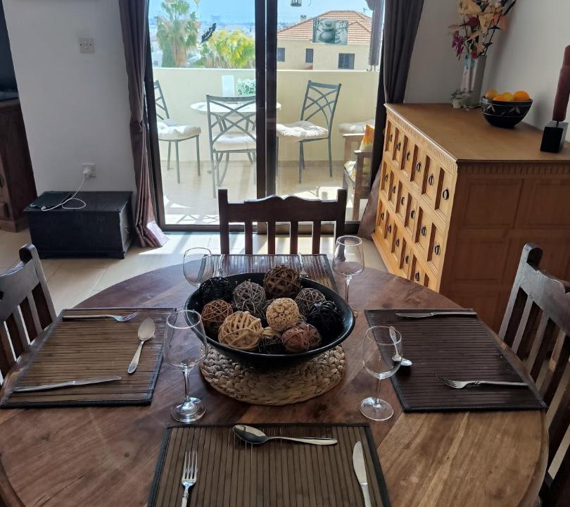 Oroklini Apartment | 2 Bed Apartment Pool and Sea Views in Oroklini