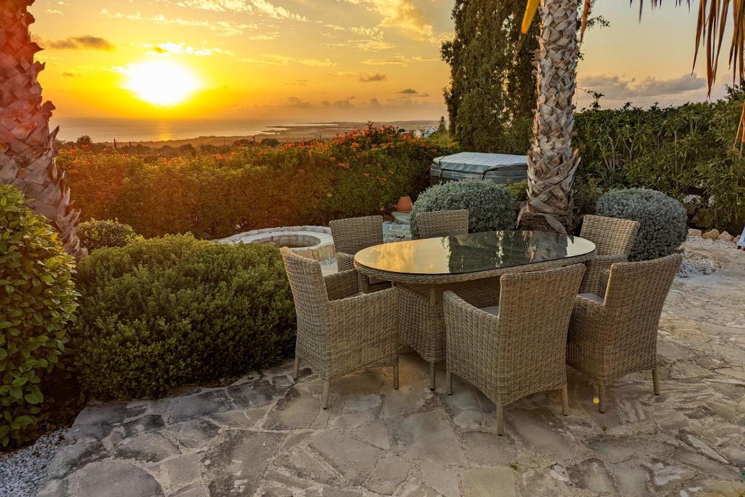 Kouklia Villa | Villa Pontus - stunning views & privacy in beautiful garden with pool & hot tub