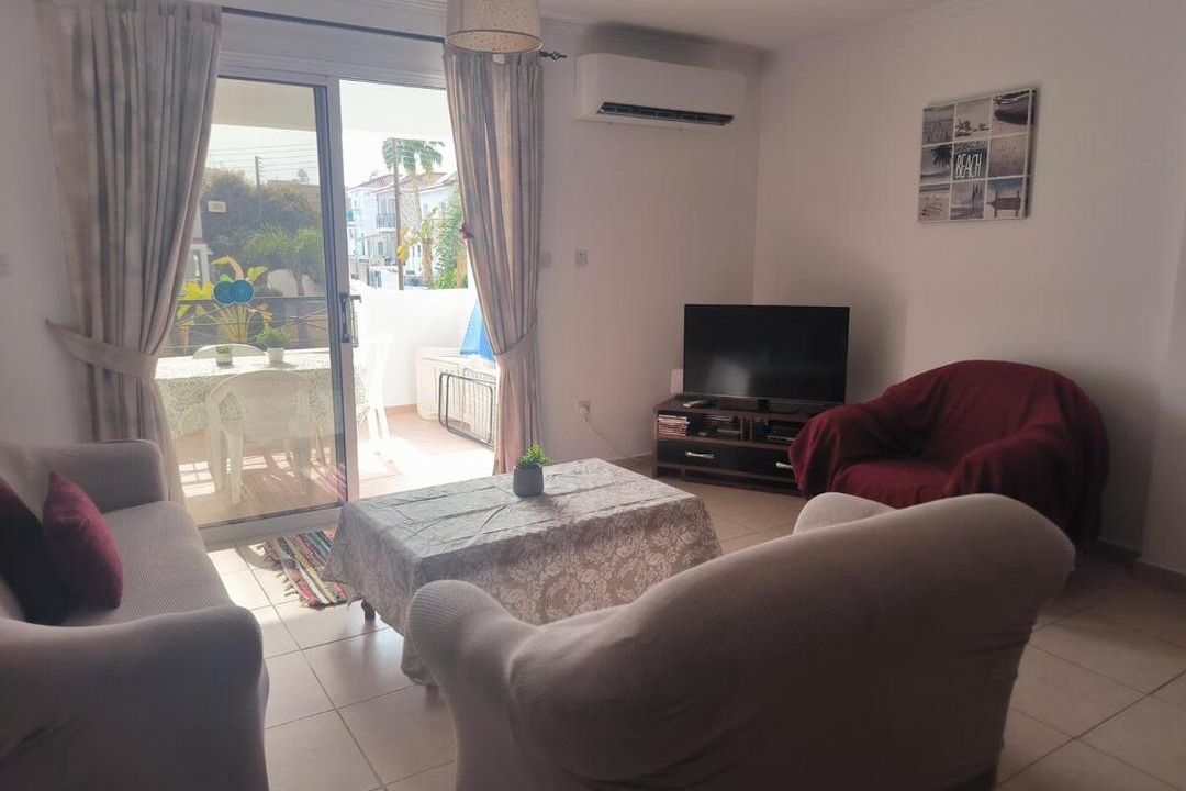 Oroklini Apartment | STOP! Book Now 3 Bedroom Large Apartment in Oroklini