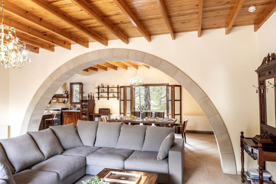 Pedhoulas Villa | Troodos Mature Pine Chalet