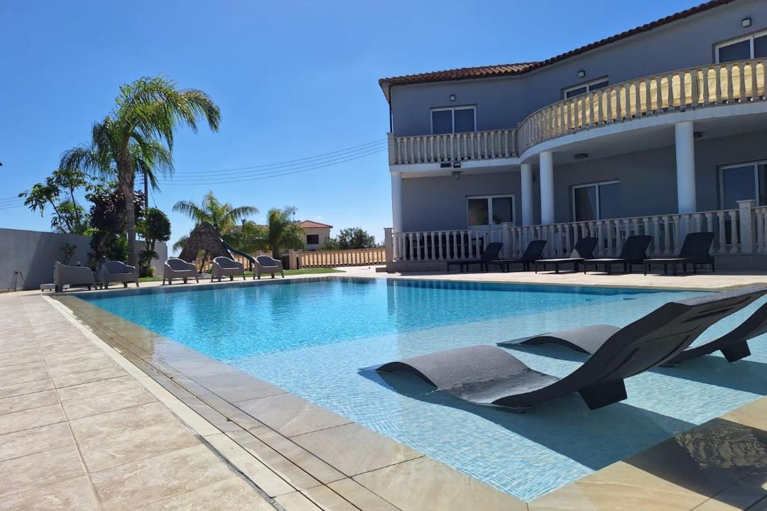 Paralimni Villa | Grand villa Lynn seaview Ayia Napa